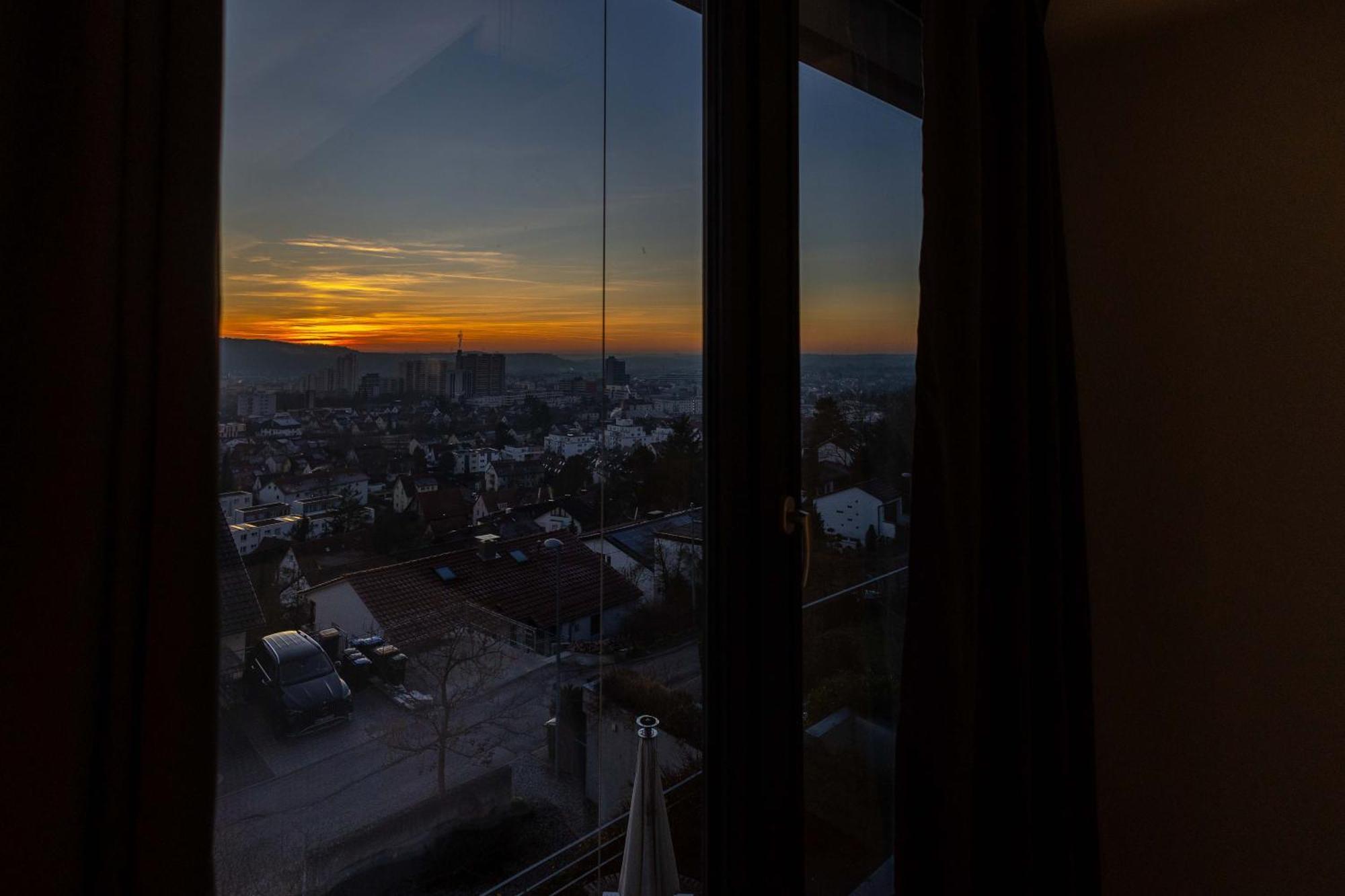 Apartment "Little Manhattan" - Business-27 Qm-Ruhig-Parkplatz-Arbeitsplatz-Aussicht Leonberg Exterior foto