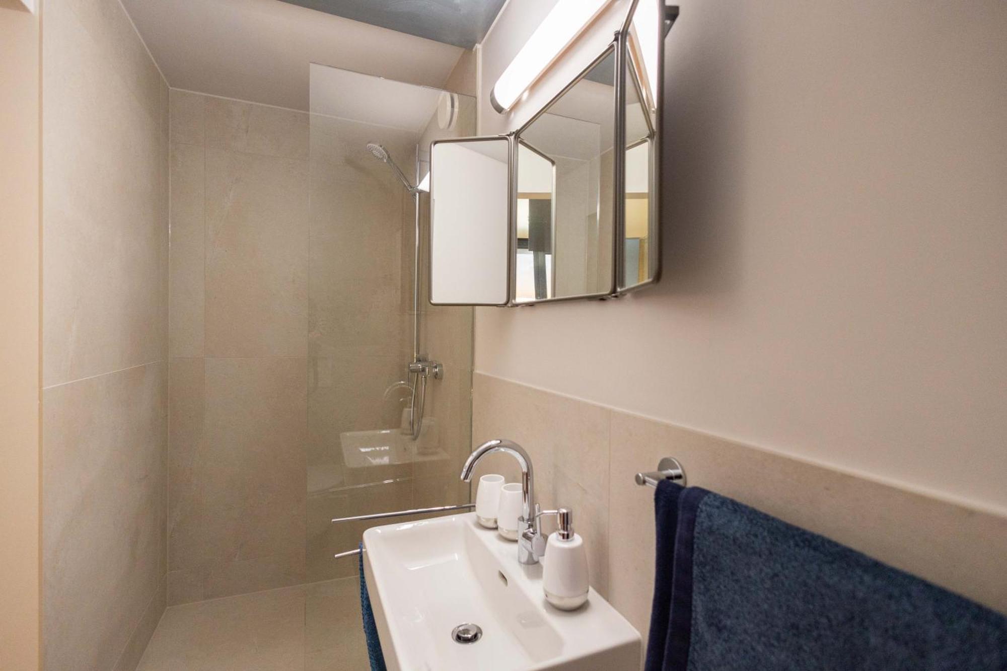 Apartment "Little Manhattan" - Business-27 Qm-Ruhig-Parkplatz-Arbeitsplatz-Aussicht Leonberg Exterior foto
