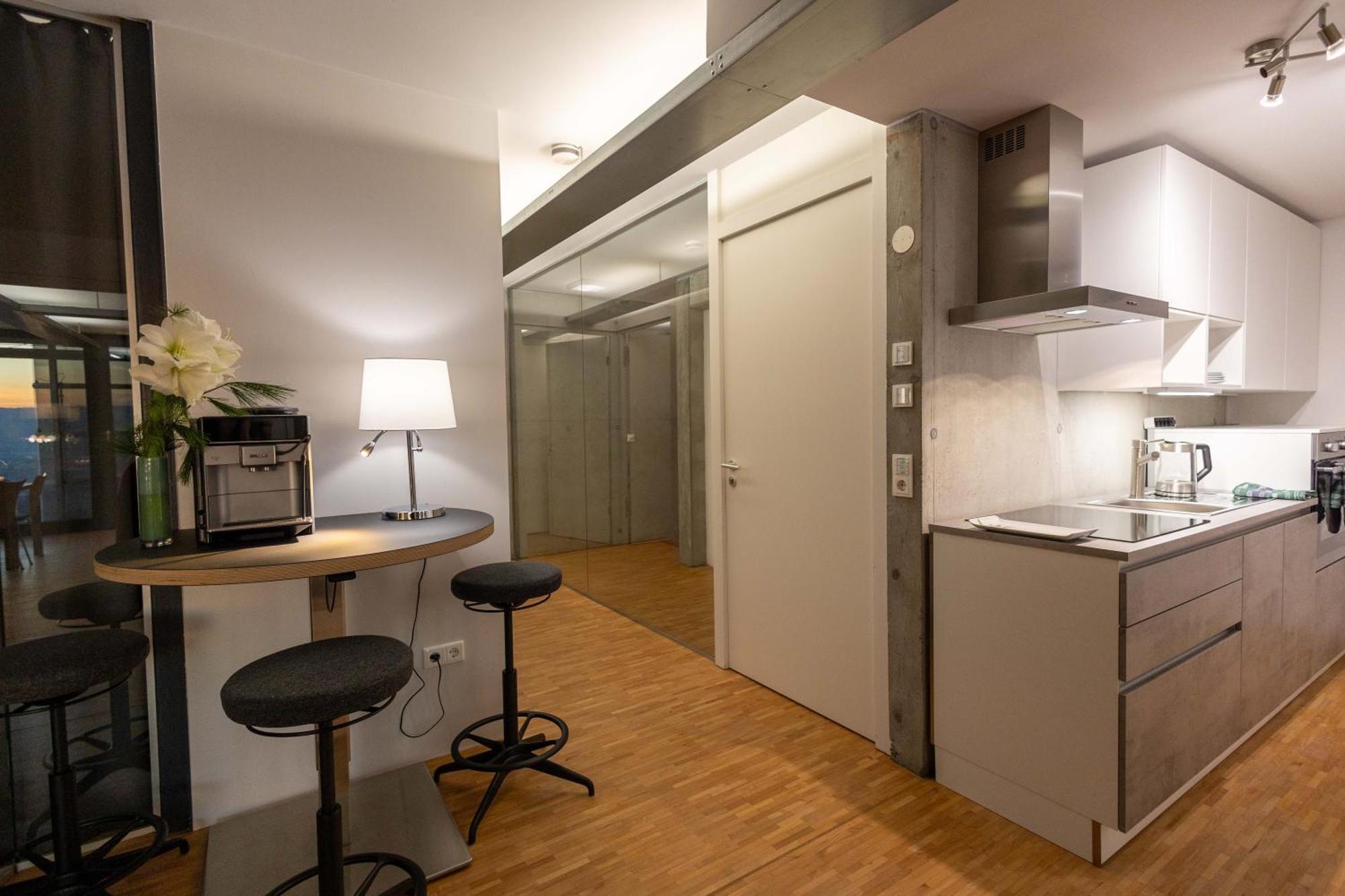 Apartment "Little Manhattan" - Business-27 Qm-Ruhig-Parkplatz-Arbeitsplatz-Aussicht Leonberg Exterior foto