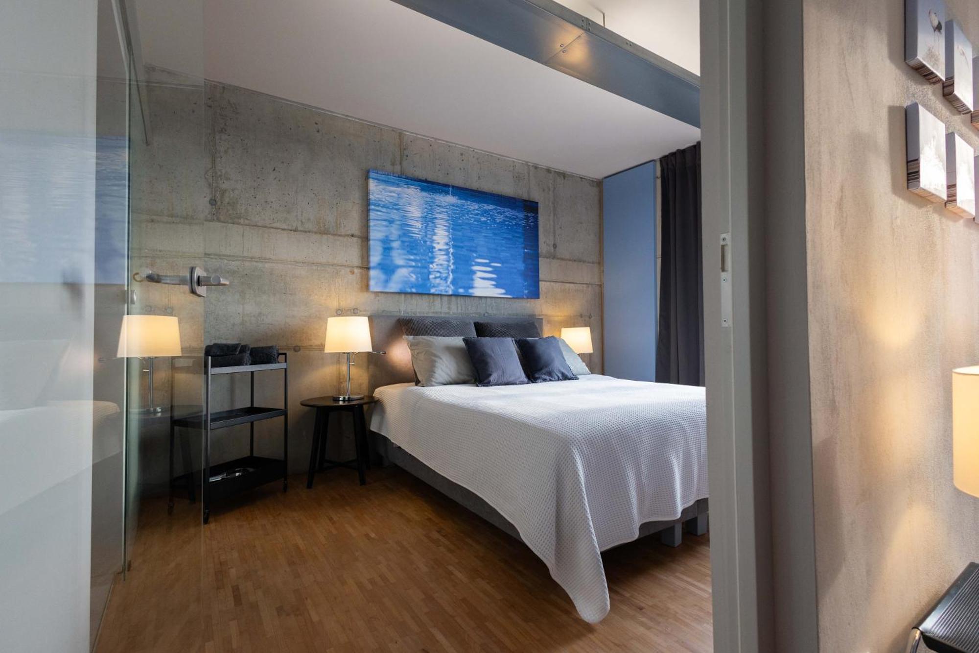 Apartment "Little Manhattan" - Business-27 Qm-Ruhig-Parkplatz-Arbeitsplatz-Aussicht Leonberg Exterior foto