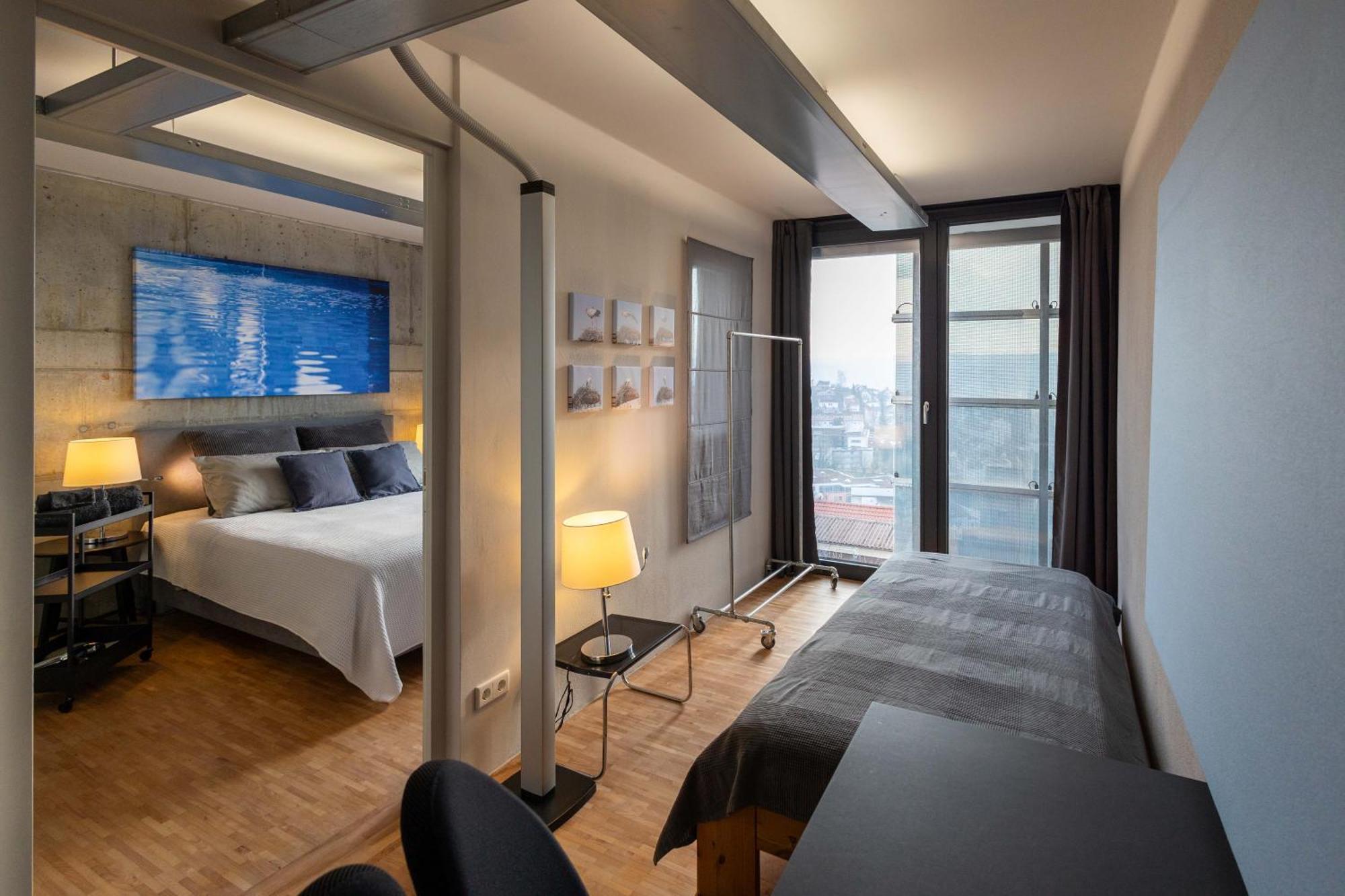 Apartment "Little Manhattan" - Business-27 Qm-Ruhig-Parkplatz-Arbeitsplatz-Aussicht Leonberg Exterior foto